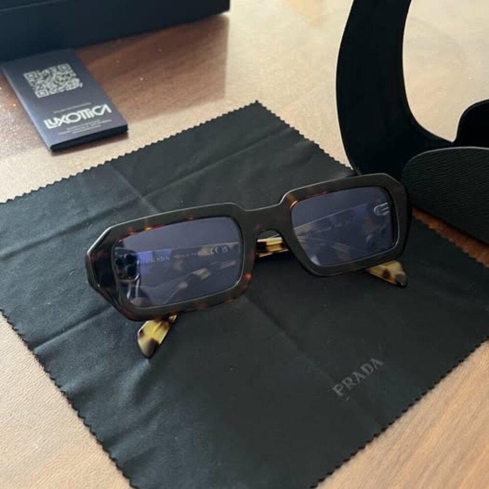 Prada Rectangular Sunglasses Like New! Only Worn … - image 4